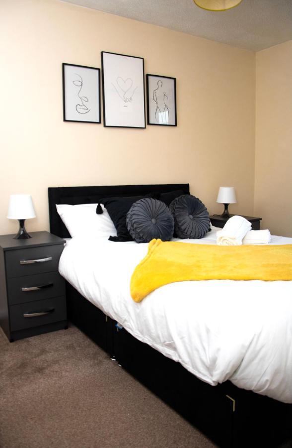 Xb Property - Comfy House Perfect For Families Contractors Relocators Уэст-Бромидж Экстерьер фото